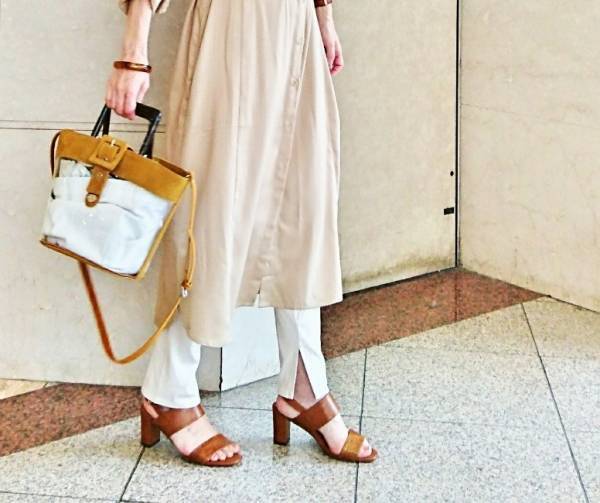 UNIQLOのスリットレギンスが優秀！　トレンド感のカギは丈とシルエット