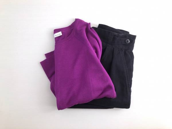 ZARAのパープルニットは、ネイビーと合わせて旬配色を楽しもう