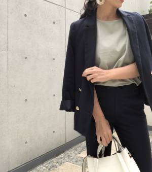 GU「フレアスリーブT」は、990円で大人上品が叶う優秀アイテム