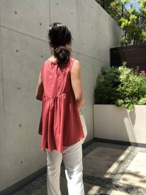 GUバックテールブラウスは1490円で大人上品！　こなれ配色が楽しめます