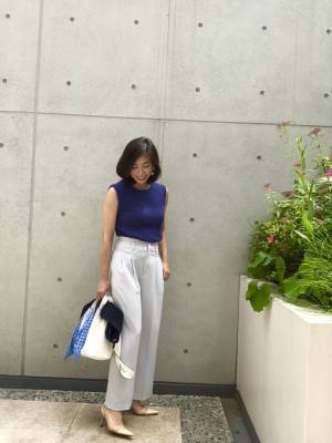 990円のGUリブタンクトップで、普段は着ない苦手色にチャレンジ