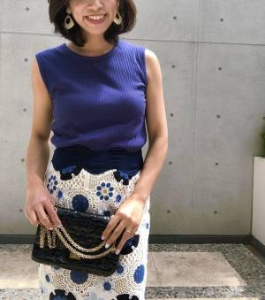 990円のGUリブタンクトップで、普段は着ない苦手色にチャレンジ