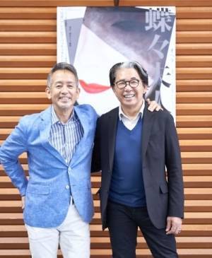 10月上演の東京二期会「蝶々夫人」制作発表会に、演出家・宮本亜門と衣装デザイン担当の髙田賢三が登場