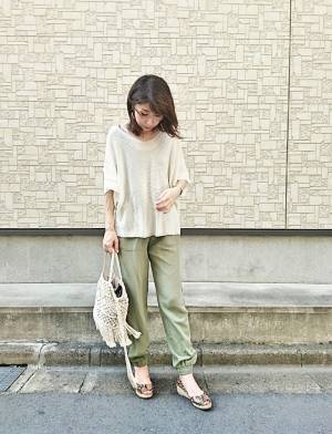 ZARAのジョガーパンツでマンネリ打破！　女性らしい素材感とデザインがうれしい