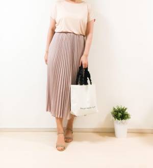 UNIQLO夏の定番「ドレープクルーネックT」で女性らしい細見えコーデ