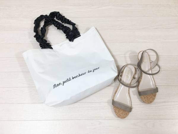 UNIQLO夏の定番「ドレープクルーネックT」で女性らしい細見えコーデ