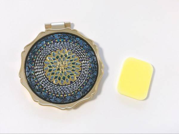 オフをばっちり楽しむための12アイテム　#きれいの秘密はポーチの中に