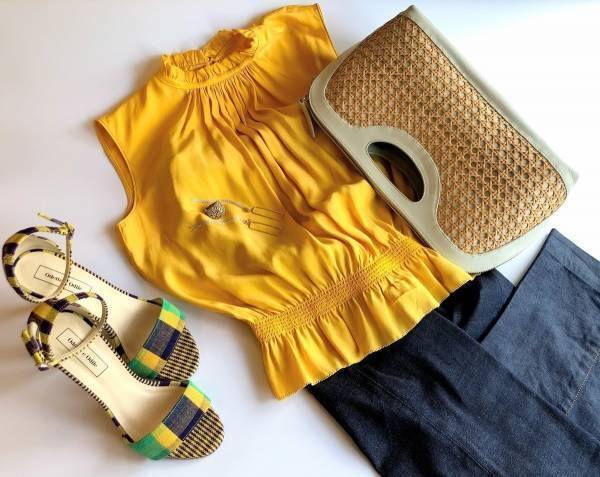 シンプルなサンダルは退屈！　カラフルサンダルを夏コーデの主役に