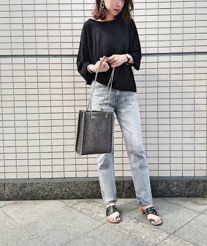 大人のデニムは「グレー」がおすすめ。オフィスコーデにも◎