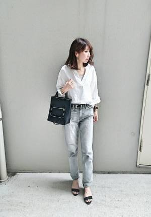 大人のデニムは「グレー」がおすすめ。オフィスコーデにも◎