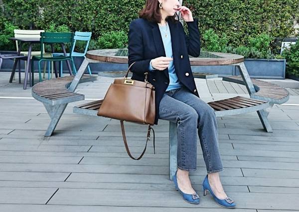 大人のデニムは「グレー」がおすすめ。オフィスコーデにも◎