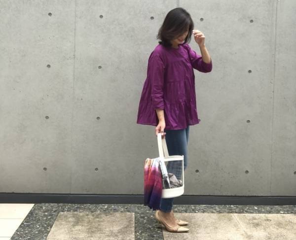 GUトップスも高見え！　着こなしをアップデートするストール使い