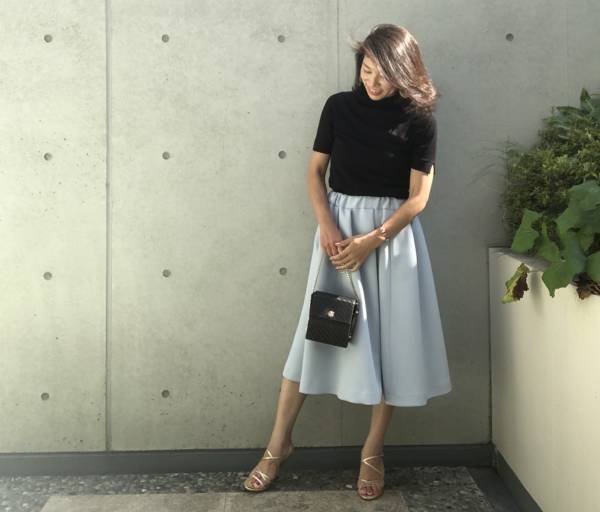 GU新作「ハイネックスリーブセーター」が大人上品。990円で秋を先取り！