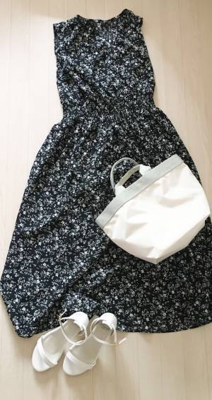 大人気のUNIQLO花柄ロングワンピース。3990円で涼しくて大人かわいい