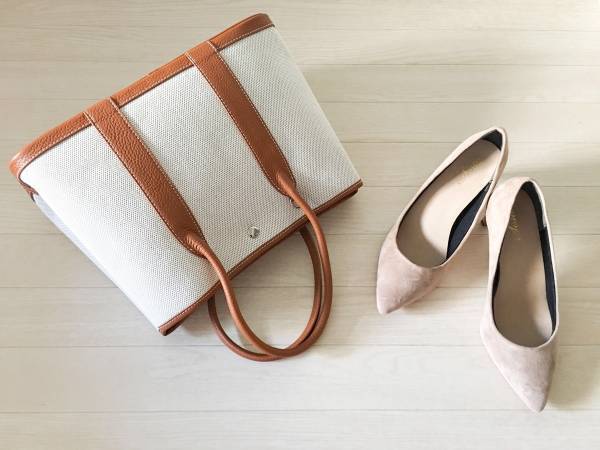 UNIQLOのプリーツワンピが優秀！　2990円で上品コーデが完成