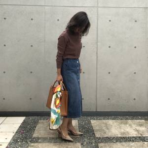 GUのワッフルTを上品に！　1490円で親しみやすい大人カジュアル