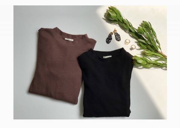 GUのワッフルTを上品に！　1490円で親しみやすい大人カジュアル