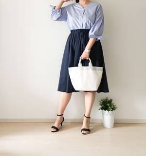 GUで値下げ中の「リボンスリーブブラウス」。七分袖が今の季節にぴったり