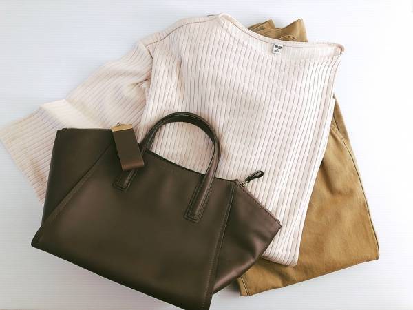 UNIQLOのリブチュニック1500円が優秀！　大人の同系色ブレンドコーデ