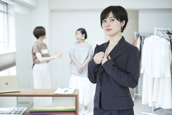 骨格診断、プロの技で大変身！　「質感」と「ライン」で似合う服がわかる