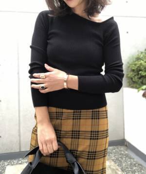 GUアシンメトリーニット1490円は、大人上品コーデの必需品