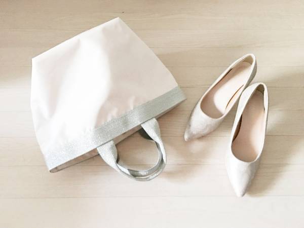 UNIQLO「ランダムプリーツスカート」1990円。夏アイテムを秋仕様にシフト！