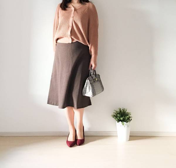 UNIQLOのジャカードフレアスカートが優秀！　990円でトレンド感＆華奢見え