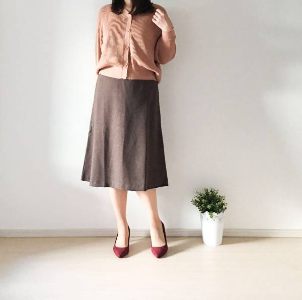 UNIQLOのジャカードフレアスカートが優秀！　990円でトレンド感＆華奢見え