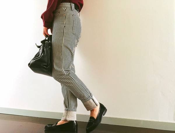 UNIQLO UのモックネックTが買い！　旬の「ワイン色」で大人の秋コーデ