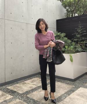 GUソフトリッチVネックセーター1490円。秋のベリーカラーを指名買い！