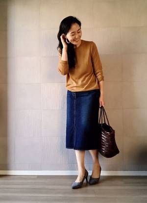 無印のキャメルニットで初秋コーデ。大人のプチプラ活用術