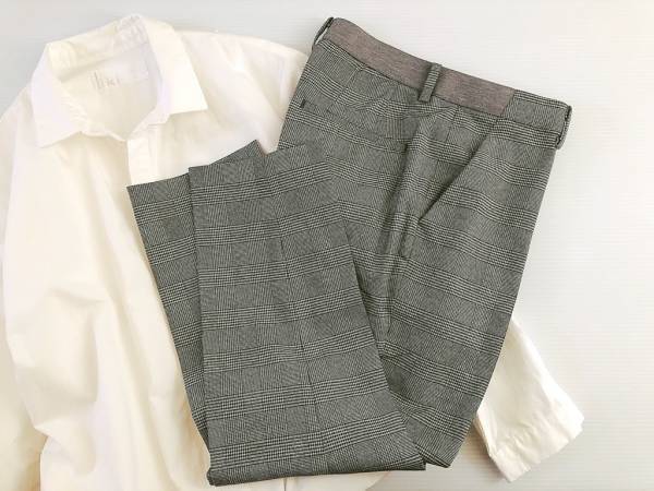 UNIQLOの「EZYアンクルパンツ」2990円、グレンチェック柄が今旬！