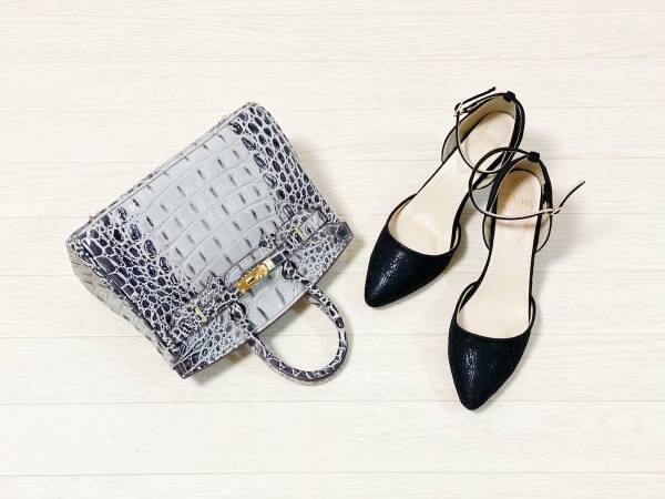 UNIQLO「カシミヤVネックセーター」が買い！　Vネックはオンライン限定