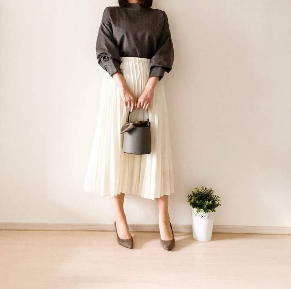 UNIQLOのプリーツスカートで細見え！　気になる下半身もカバー