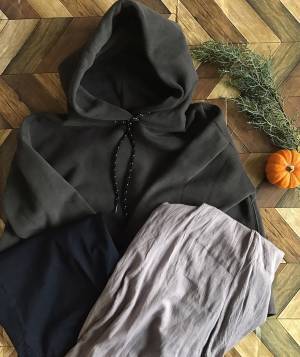 プチプラボトムスには“ちょっといい”トップスを！　大人の高見えコーデ術