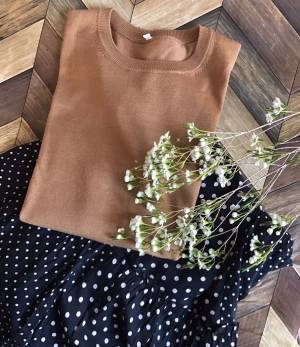 無印良品のキャメルニット着まわし術。シャツ合わせで立体感を