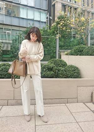 大人女性の必携アイテム！　冬に映える白パンツコーデ３選