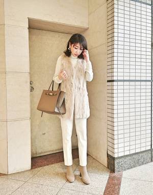 大人女性の必携アイテム！　冬に映える白パンツコーデ３選