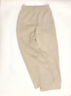 GUニットパンツ1990円が買い！　おしゃれ＆暖かなきれいめコーデ