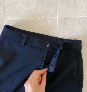 万能UNIQLOアンクルパンツが、リニューアルでさらに穿きやすく。オンもオフもお任せ！