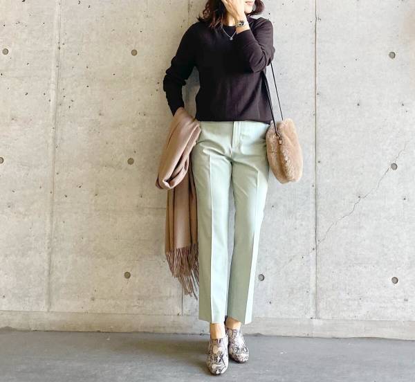 万能UNIQLOアンクルパンツが、リニューアルでさらに穿きやすく。オンもオフもお任せ！