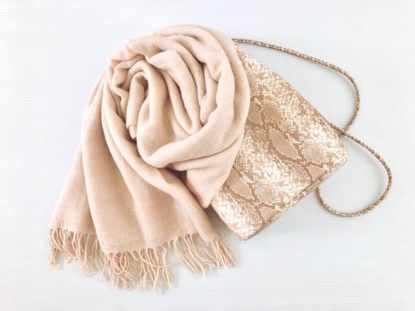 無印良品のカシミヤストールは冬の必需品。旬な巻き方も紹介します