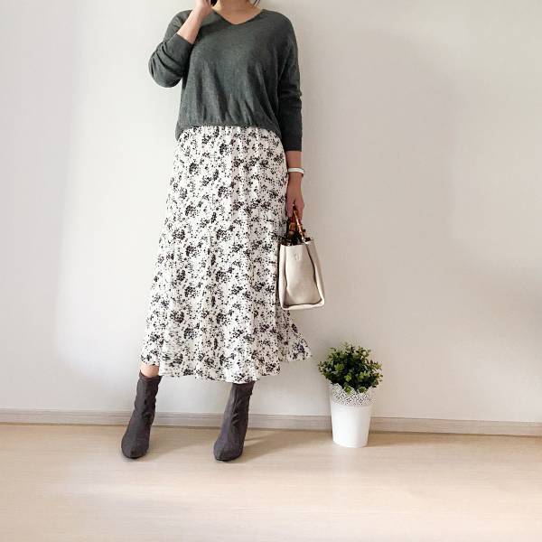 UNIQLOのマーメイドスカートが優秀！　美シルエットで簡単細見え