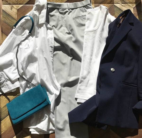 UNIQLOアンクルパンツはライトグレーが狙い目！　大人女性の春色コーデ