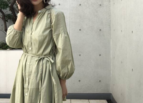 GU新作「無敵ワンピ」で絶対叶う！　大人上品“抜け感”コーデ。