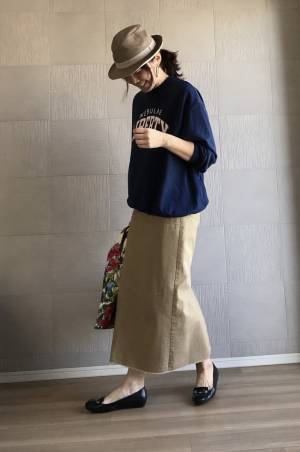 部屋着＆ワンマイルウェアにスウェットが大活躍！　大人のリラックスカジュアルコーデに◎