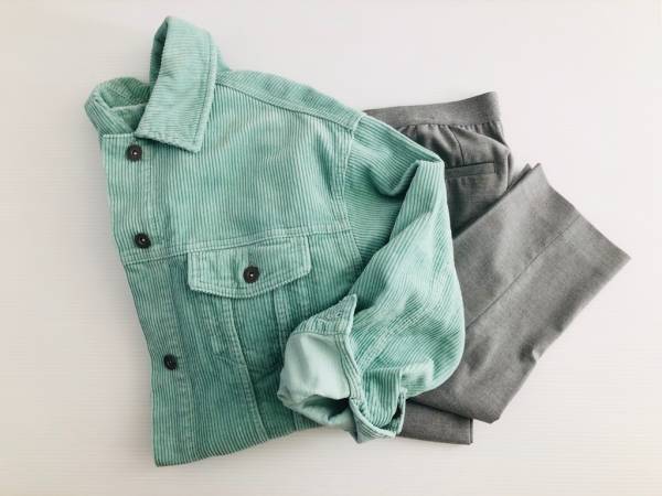 ZARAのグリーンジャケットU3000！　１点投入で旬の大人コーデに