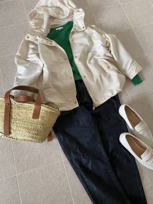 毎年大人気！ GU2990円マウンテンパーカーを大人女性らしく着こなす方法