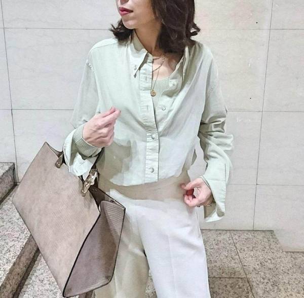 UNIQLO U 春の新作「シアーシャツ」で高見えコーデ◎