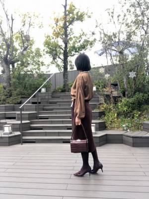 フェミニンブラウスのコーデ３選。コツを押さえて大人かわいく